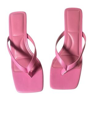 STREETWEAR SOCIETY Pink kitten heel sandals NWOT 2” heel spring summer